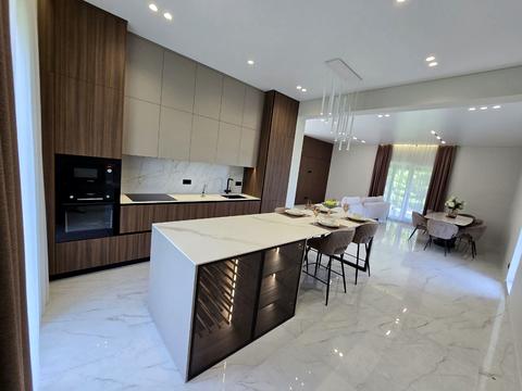 будинок за адресою Квітнева вул.