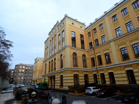 комерційна за адресою Бульварно-Кудрявська вул. (Воровського), 24