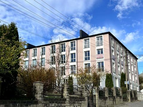 комерційна за адресою Б. Козубського вул., 8