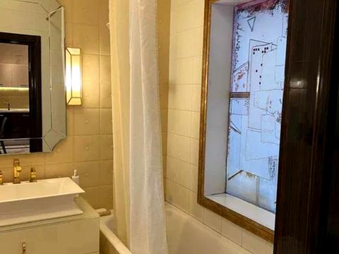 квартира за адресою Дніпровська набережна вул., 14