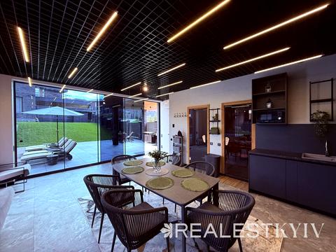 будинок за адресою Квітнева вул.