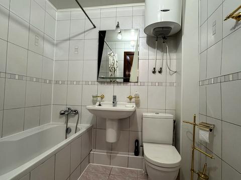 квартира за адресою Менахем-Мендл Шнеєрсона вул. (Мініна), 5