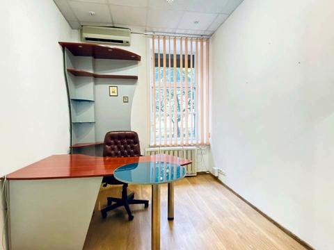 комерційна за адресою Ярославів Вал вул., 26-Б