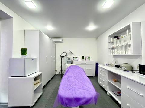 комерційна за адресою Лесі Українки бульв., 13