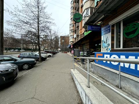коммерческая по адресу Небесной Сотни ул. (Ленина), 61