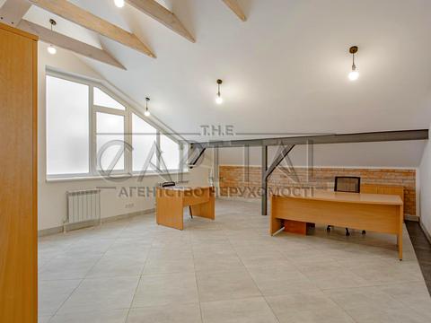 комерційна за адресою Куренівська вул., 21