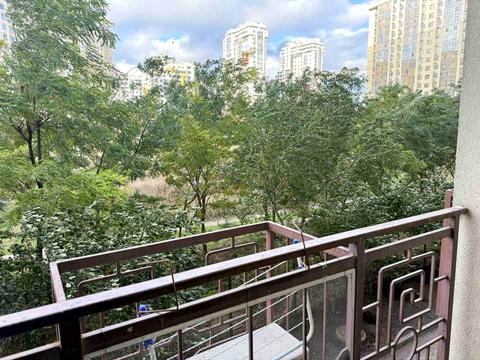 квартира за адресою Перлинна вул., 5