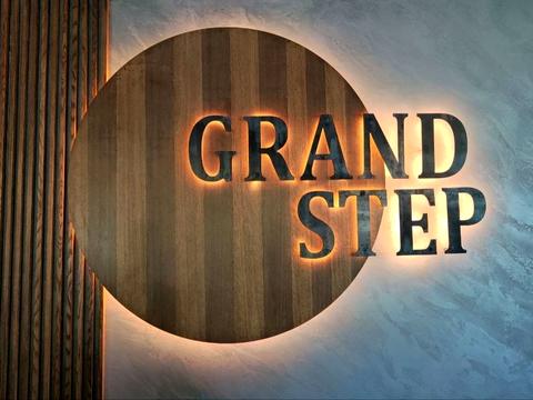 комерційна за адресою Польова вул., 24Д