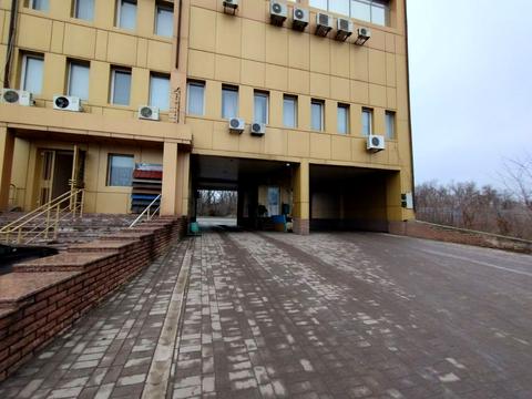 комерційна за адресою Конституційна вул., 15