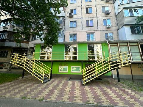комерційна за адресою Сім'ї Глодан вул., 13а