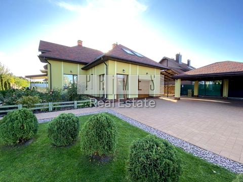 дом по адресу Добровольців вул.