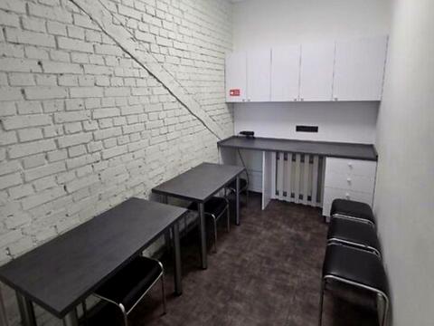 комерційна за адресою Михайла Максимовича вул. (Онуфрія Трутенка), 8