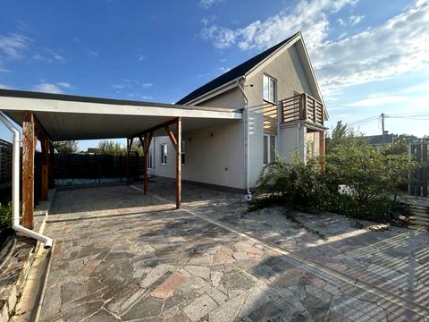 будинок за адресою Лугова