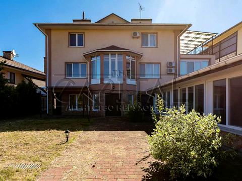 будинок за адресою Привітна вул., 10