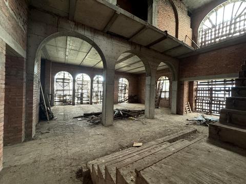 комерційна за адресою Суворова вул., 1