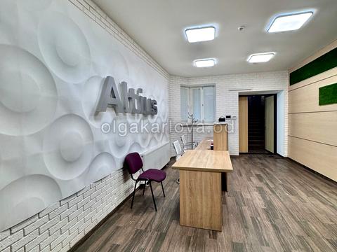 комерційна за адресою Зоопаркова вул., 1