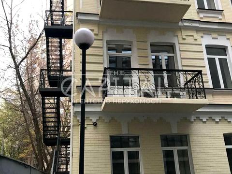 комерційна за адресою Дмитрівська вул., 44-Б