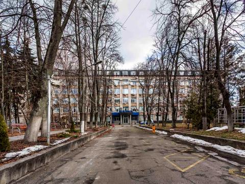 комерційна за адресою Василя Макуха вул. (Івана Шевцова), 1