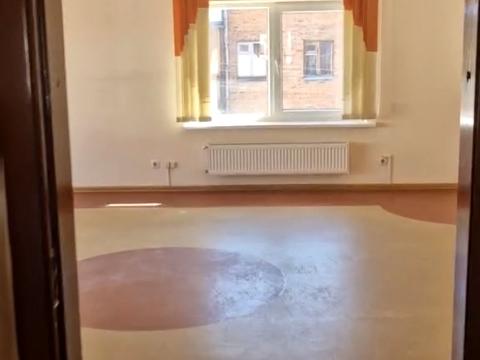 комерційна за адресою Соборна вул., 11