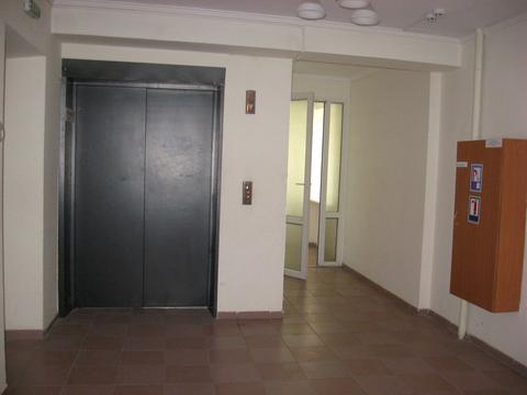 комерційна за адресою Ореста Васкула вул., 8