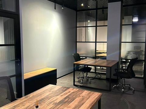 комерційна за адресою Жилянська вул., 68