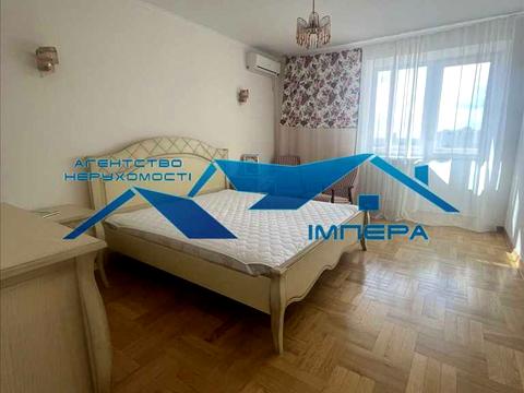 квартира за адресою Соборності вул. (Жовтнева), 77а