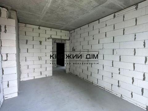 квартира за адресою Причальна вул., 8