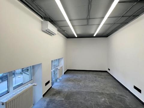 комерційна за адресою Євгена Коновальця вул. (Щорса), 44-А