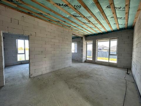 дом по адресу Евгения Плужника ул.