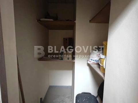 комерційна за адресою Володимирська вул., 51/53