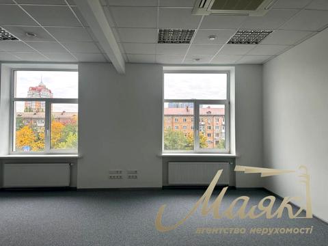 комерційна за адресою Миколи Міхновського бульв. (Дружби Народів), 19 