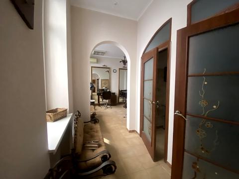 коммерческая по адресу Театральная пл., 3