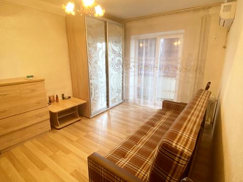 квартира по адресу Ореста Левицкого ул. (Академіка Курчатова), 18