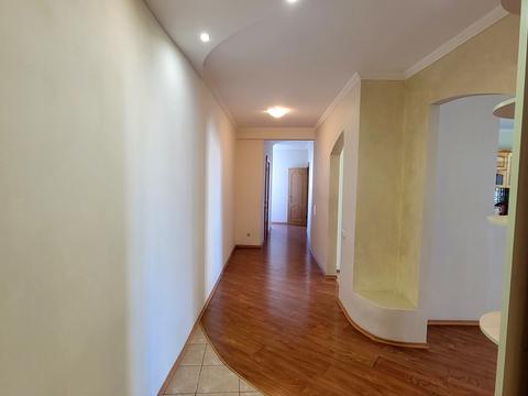 квартира за адресою Дніпровська набережна вул., 25