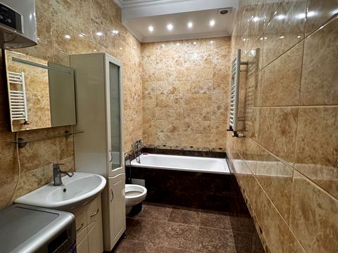 квартира за адресою Романа Шухевича вул., 12б