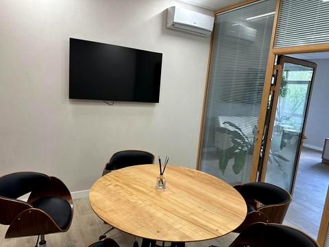 комерційна за адресою Січових Стрільців вул. (Артема), 84-А