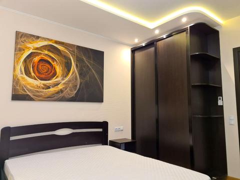 квартира за адресою Дніпровська набережна вул., 20-А