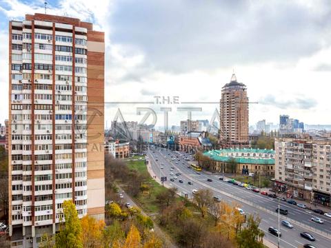 коммерческая по адресу Леси Украинки бульв., 21