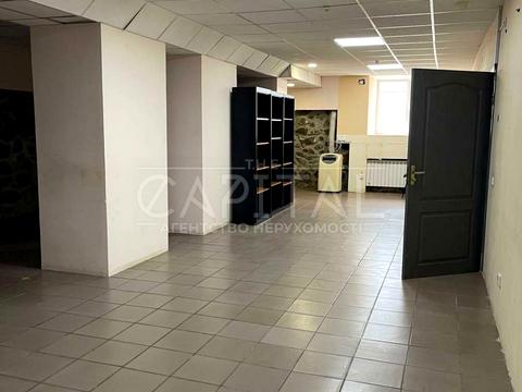 комерційна за адресою Бастіонна вул., 2/1