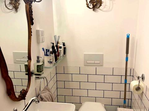 комерційна за адресою Військовий узвіз, 8