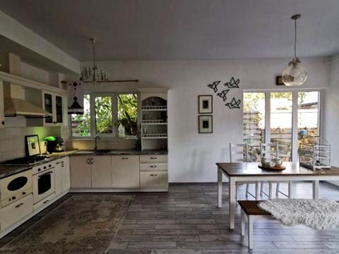 будинок за адресою Соборна вул. ()