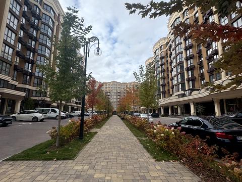 коммерческая по адресу Радісна, 4