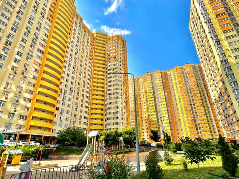 квартира за адресою Сім'ї Кульженків вул. (Петра Дегтяренка), 35