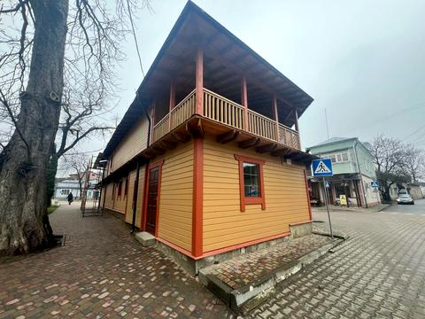 коммерческая по адресу пгт. Куты, Площа Шевченка, 1А