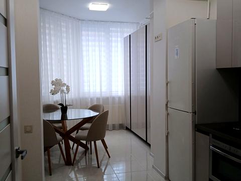 квартира за адресою Абрикосова вул., 5