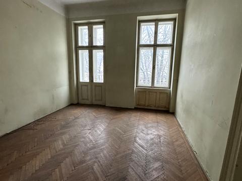квартира за адресою Євгена Коновальця вул. (), 5