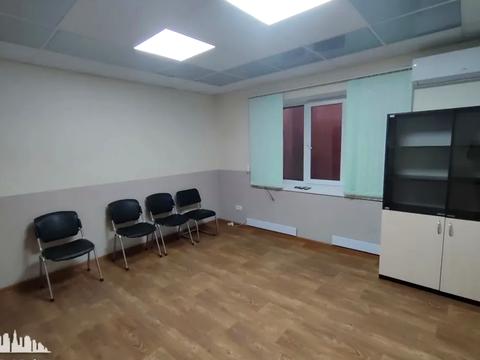 комерційна за адресою Героїв Крут вул. (Червоних Курсантів), 4в
