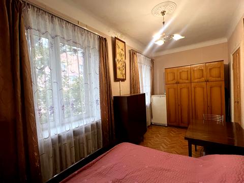 квартира за адресою Генерала Алмазова вул. (Кутузова), 1