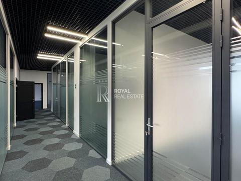 комерційна за адресою Лаврська вул. (Січневого Повстання), 14