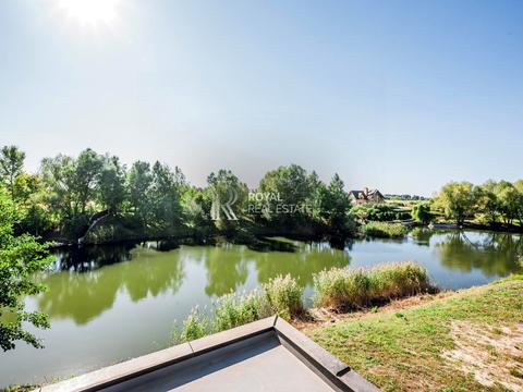 дом по адресу шкільна, 6